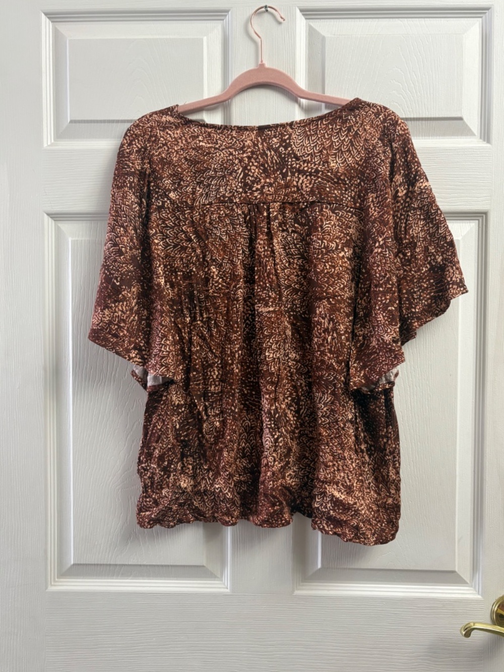 Women's Daytrip Boho Button Front Flutter Sleeve Printed Blouse - Picture 4 of 5